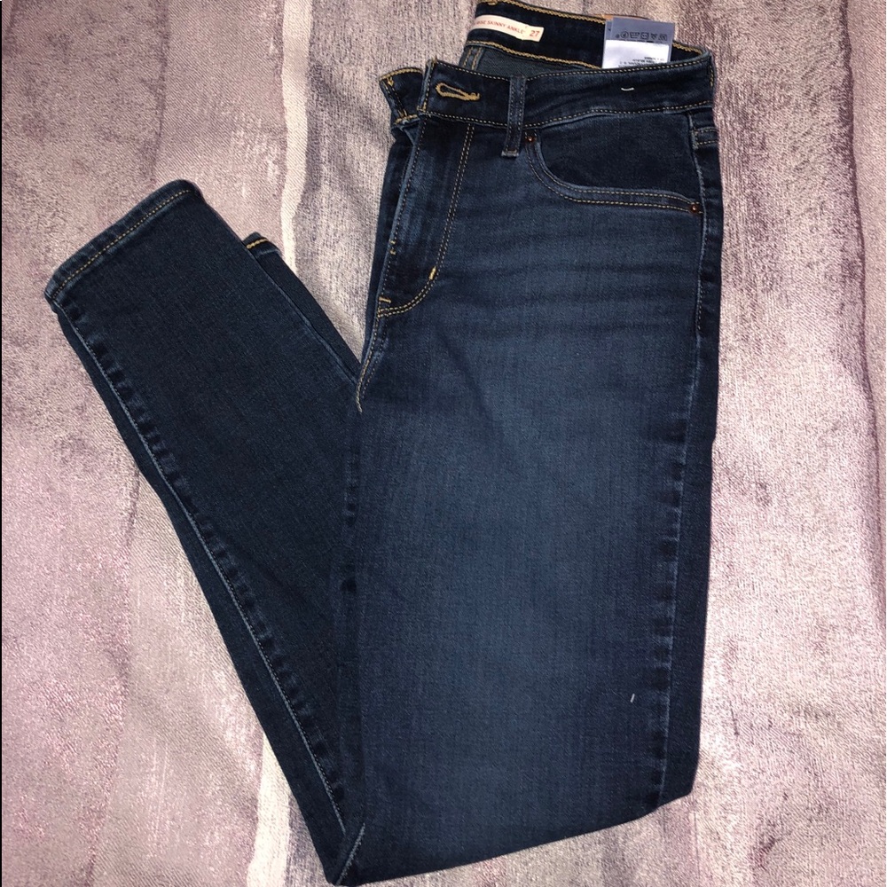 Never before worn Levi jeans